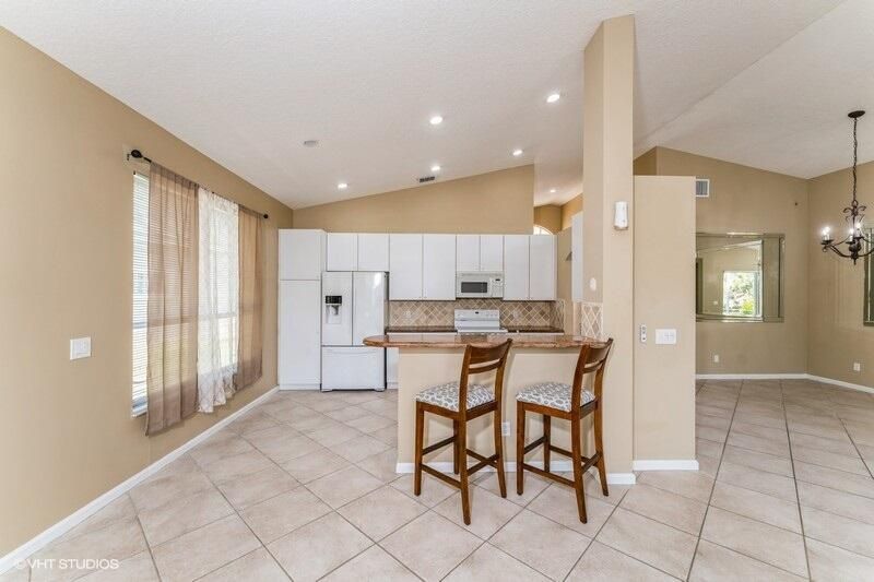 For Rent: $3,500 (3 beds, 2 baths, 1856 Square Feet)