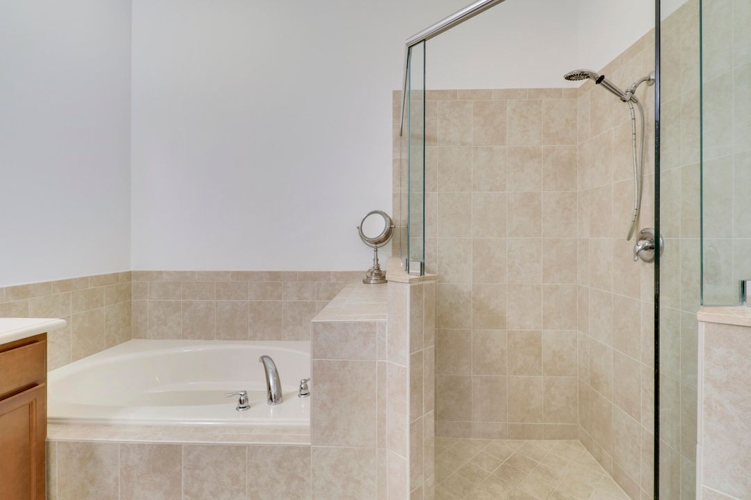 待售: $820,000 (3 贝兹, 2 浴室, 2467 平方英尺)