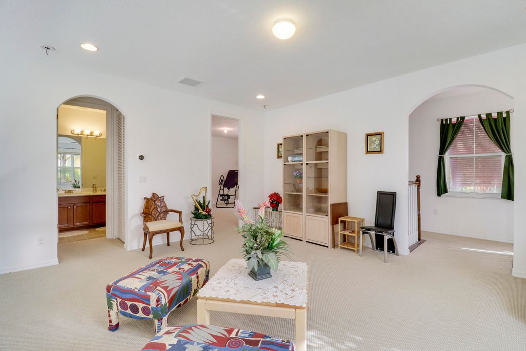 待售: $820,000 (3 贝兹, 2 浴室, 2467 平方英尺)