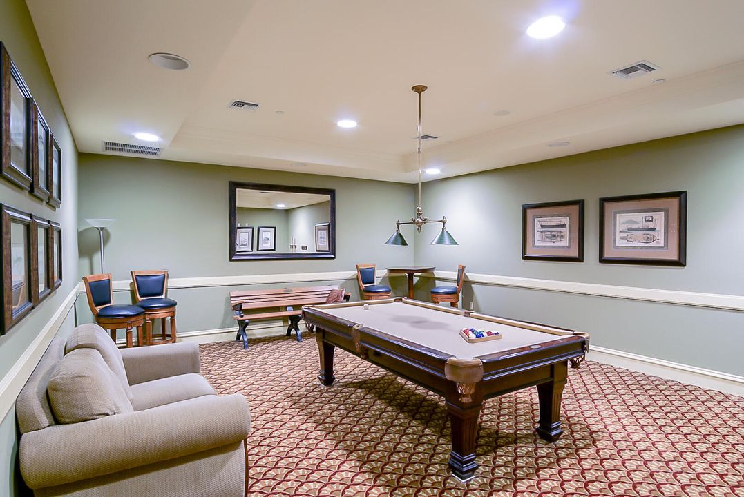 合同活跃: $310,000 (2 贝兹, 2 浴室, 1521 平方英尺)