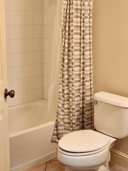 For Rent: $1,300 (1 beds, 1 baths, 400 Square Feet)