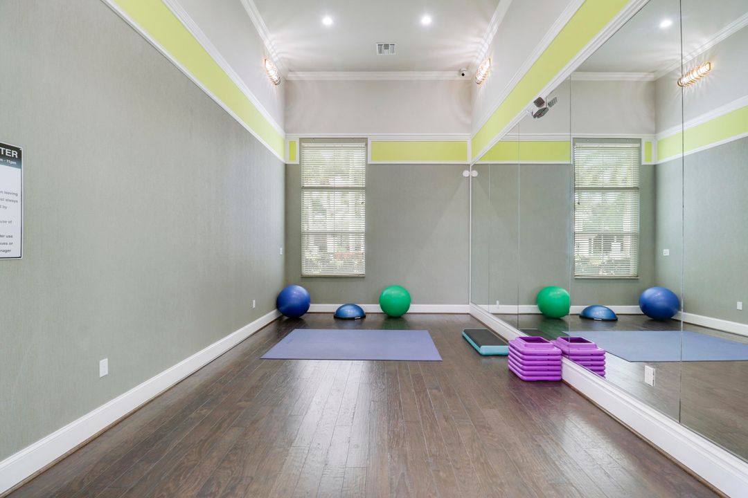 待售: $820,000 (3 贝兹, 2 浴室, 2467 平方英尺)