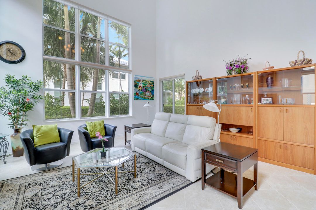 待售: $820,000 (3 贝兹, 2 浴室, 2467 平方英尺)