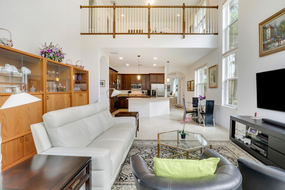 待售: $820,000 (3 贝兹, 2 浴室, 2467 平方英尺)