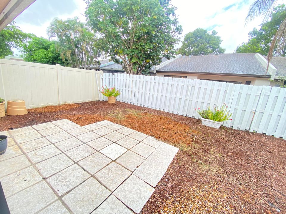 出租: $2,700 (2 贝兹, 2 浴室, 1342 平方英尺)