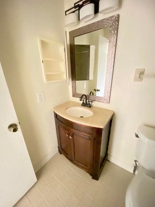 出租: $2,700 (2 贝兹, 2 浴室, 1342 平方英尺)