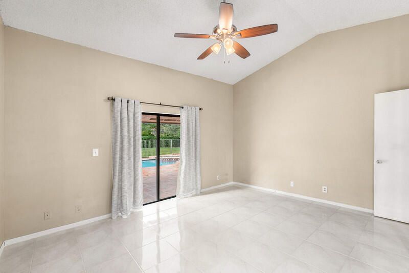 For Rent: $3,900 (3 beds, 2 baths, 1773 Square Feet)