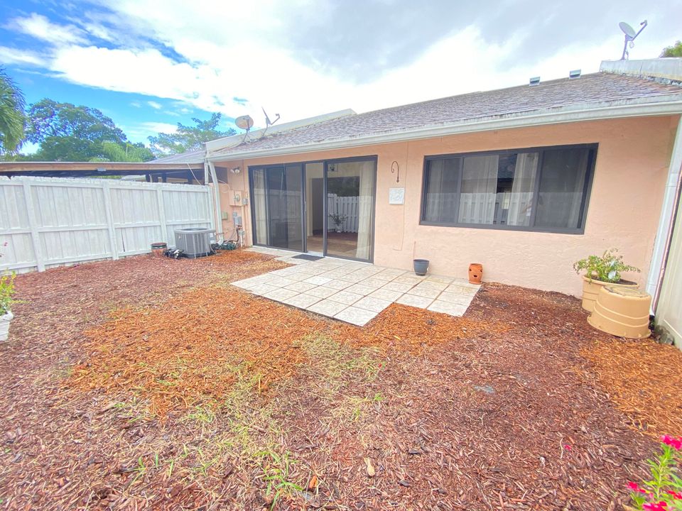 出租: $2,700 (2 贝兹, 2 浴室, 1342 平方英尺)