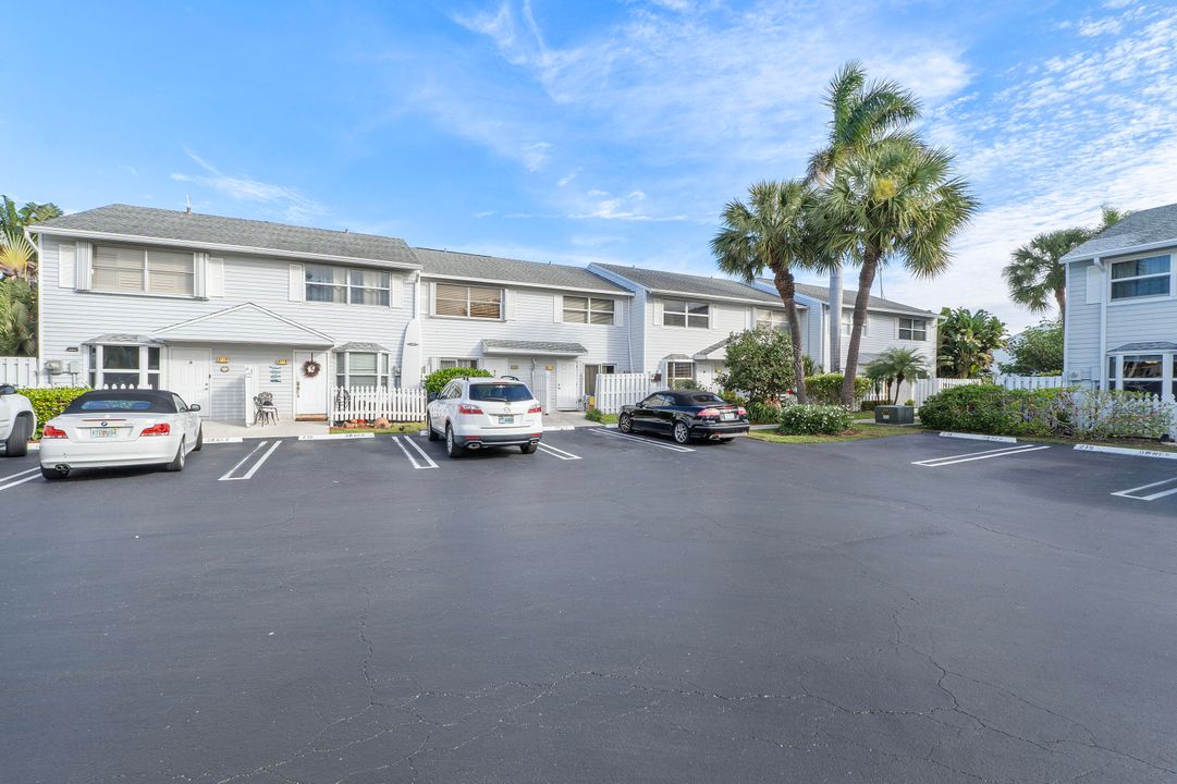 В аренду: $3,250 (2 спален, 2 ванн, 1018 Квадратных фут)