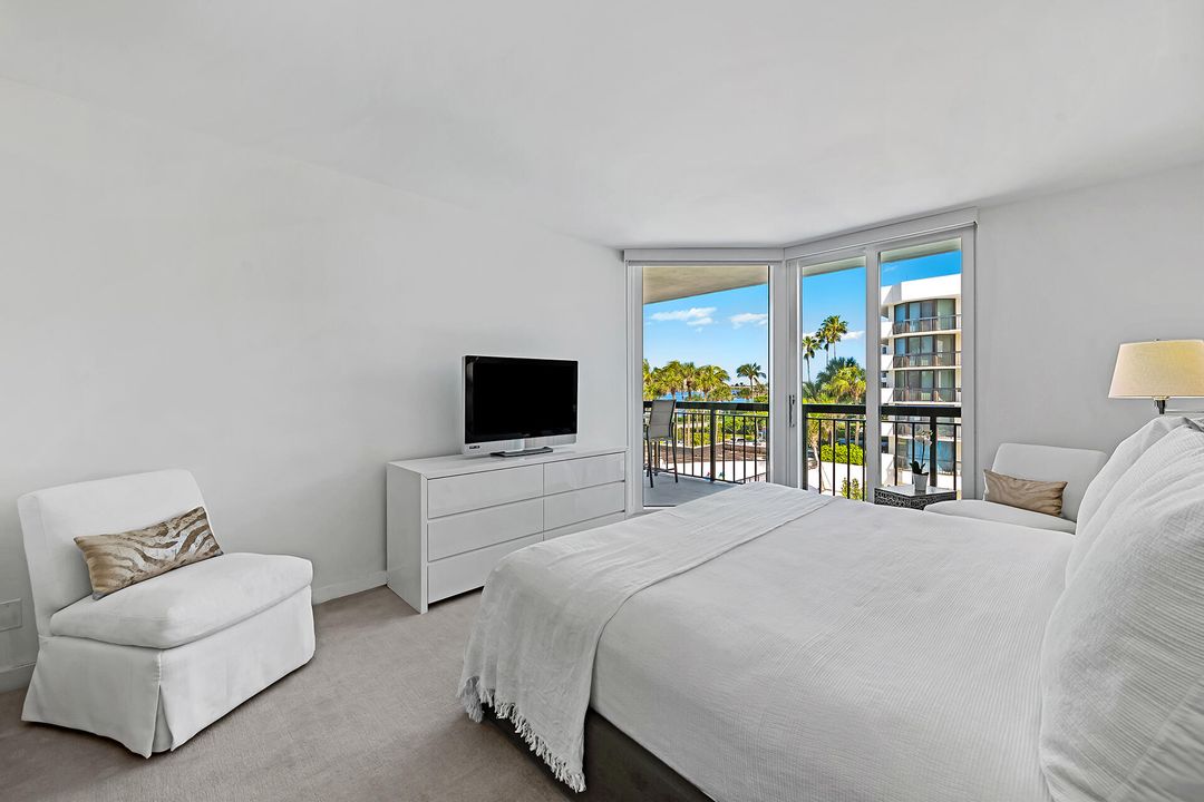 На продажу: $3,150,000 (3 спален, 3 ванн, 2533 Квадратных фут)