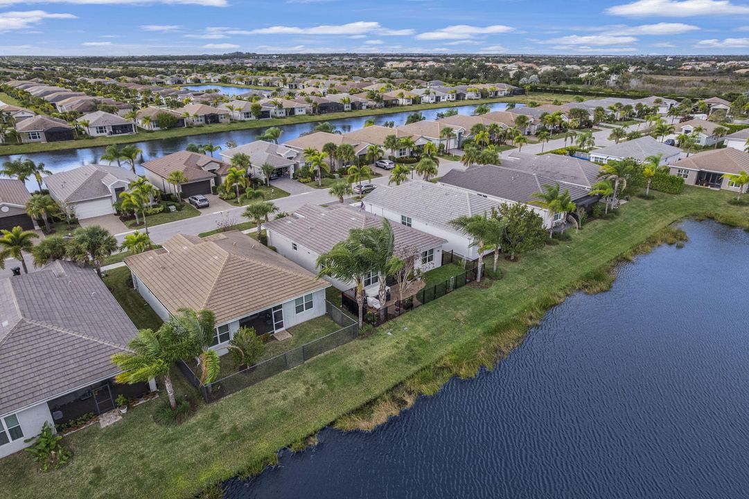 For Sale: $480,000 (2 beds, 2 baths, 1508 Square Feet)