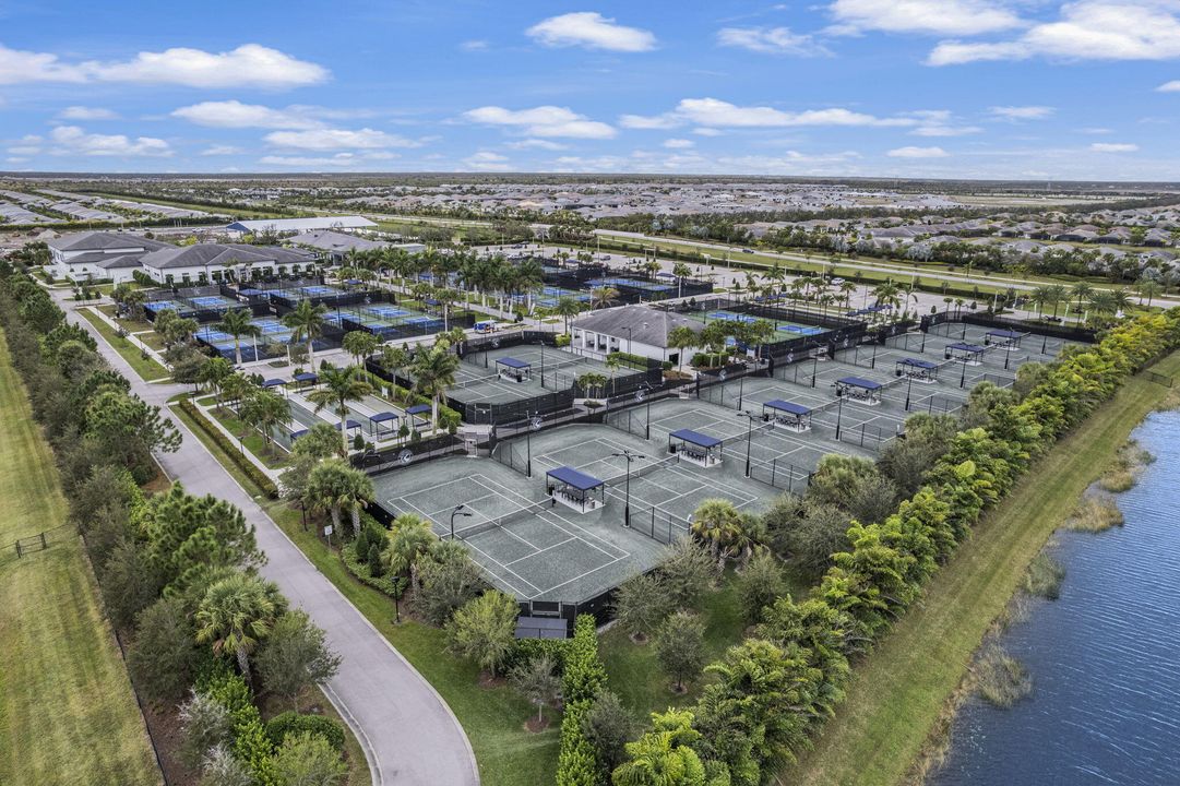 For Sale: $480,000 (2 beds, 2 baths, 1508 Square Feet)