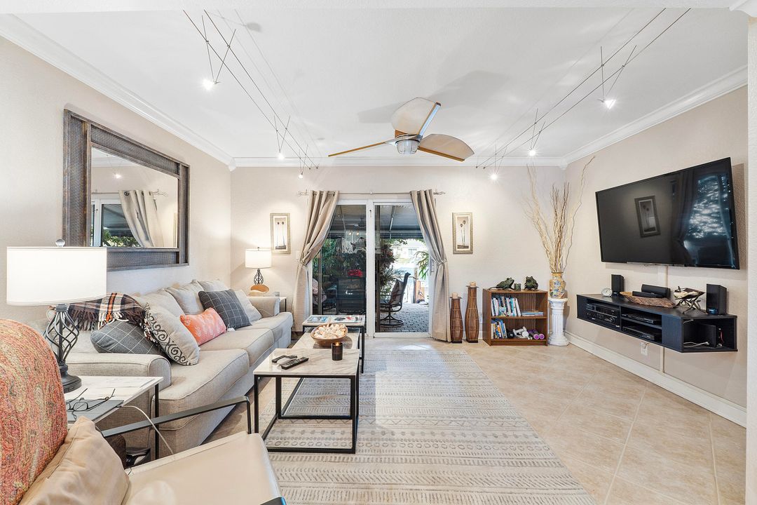 В аренду: $3,250 (2 спален, 2 ванн, 1018 Квадратных фут)