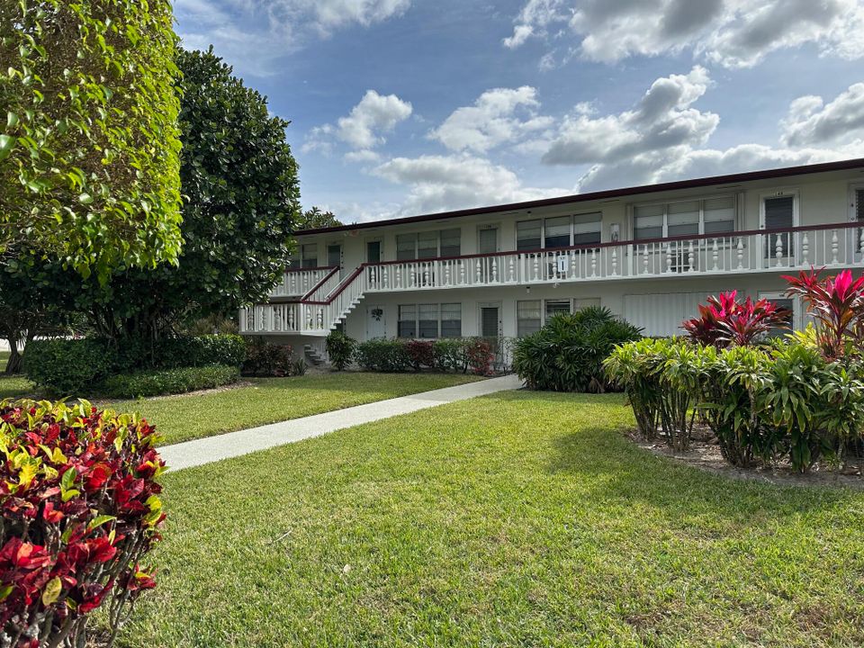 For Rent: $1,300 (1 beds, 1 baths, 570 Square Feet)