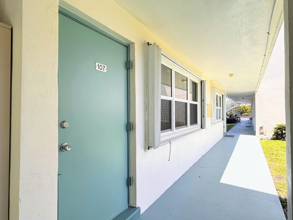 На продажу: $145,000 (1 спален, 1 ванн, 570 Квадратных фут)