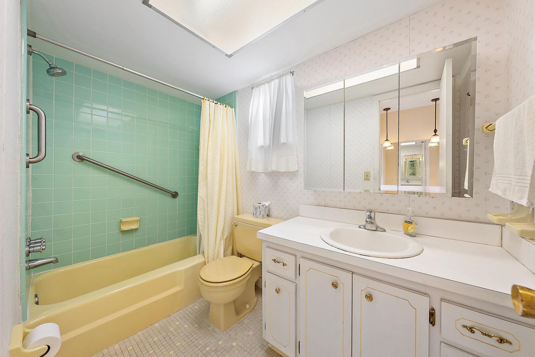 合同活跃: $530,000 (3 贝兹, 2 浴室, 1668 平方英尺)