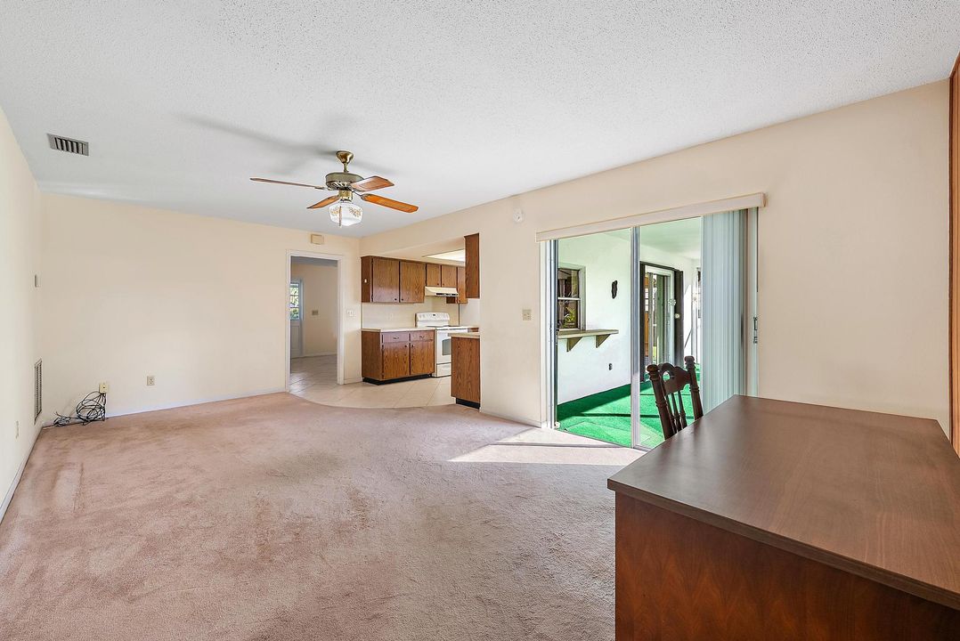 合同活跃: $530,000 (3 贝兹, 2 浴室, 1668 平方英尺)