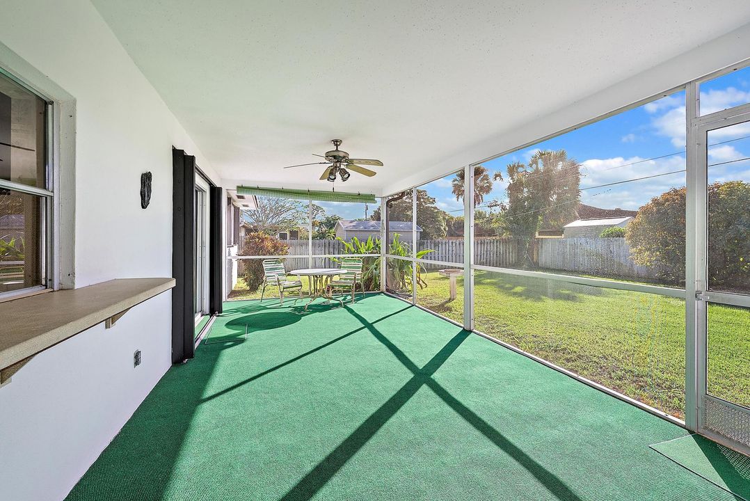 合同活跃: $530,000 (3 贝兹, 2 浴室, 1668 平方英尺)