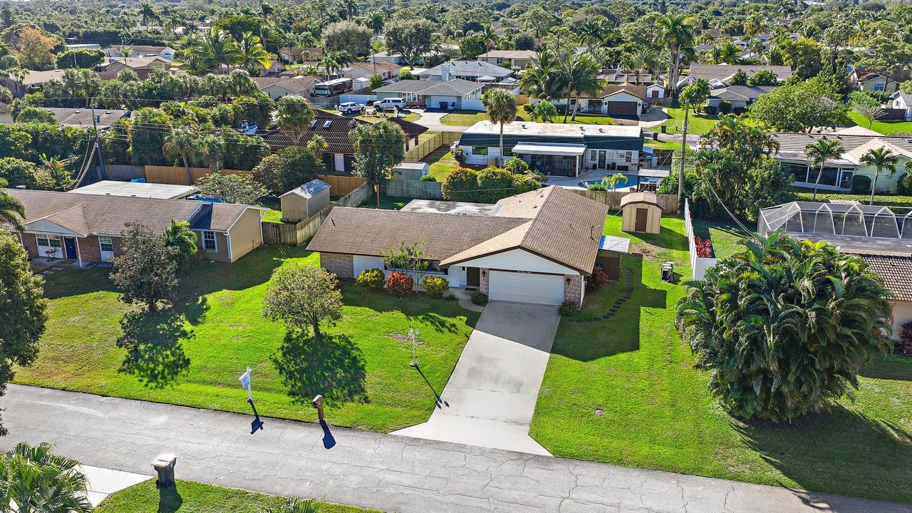 合同活跃: $530,000 (3 贝兹, 2 浴室, 1668 平方英尺)