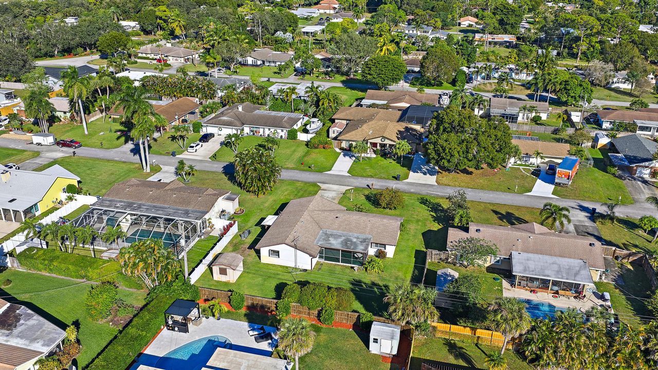 合同活跃: $530,000 (3 贝兹, 2 浴室, 1668 平方英尺)