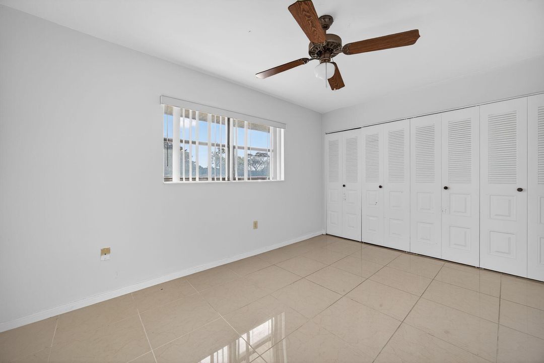 For Sale: $180,000 (2 beds, 2 baths, 940 Square Feet)