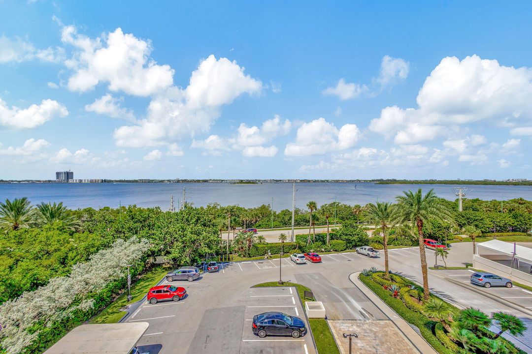 待售: $649,000 (2 贝兹, 2 浴室, 1532 平方英尺)