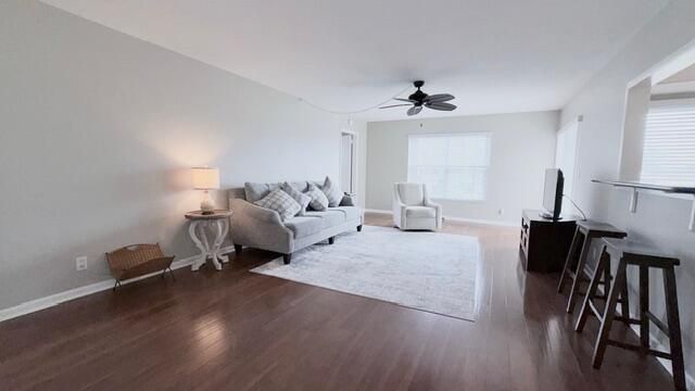 待售: $227,500 (2 贝兹, 2 浴室, 1162 平方英尺)