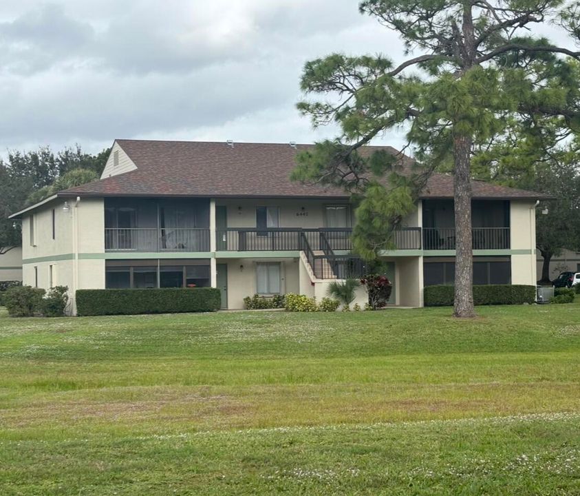 На продажу: $249,000 (2 спален, 2 ванн, 860 Квадратных фут)