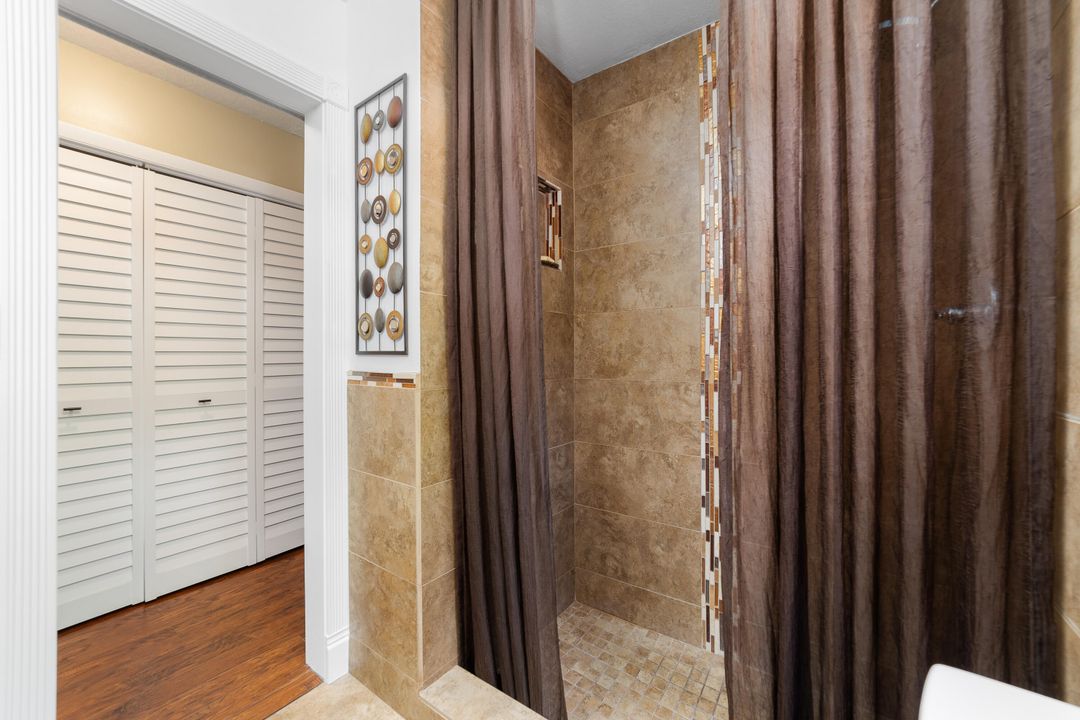 En Venta: $875,000 (3 camas, 2 baños, 2201 Pies cuadrados)