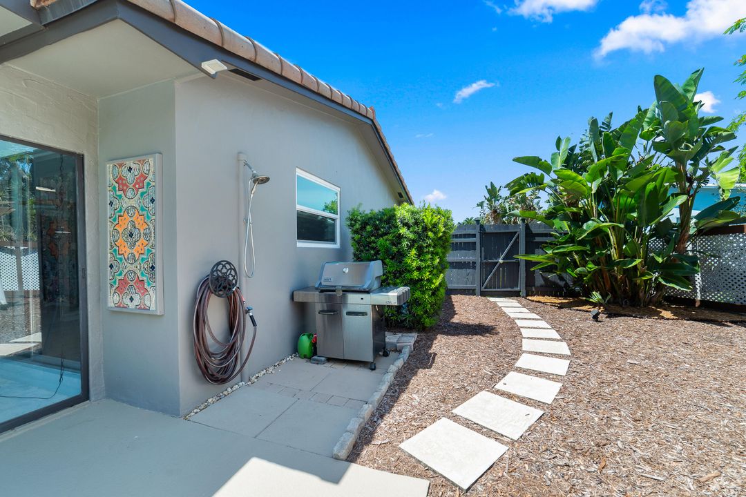 En Venta: $875,000 (3 camas, 2 baños, 2201 Pies cuadrados)