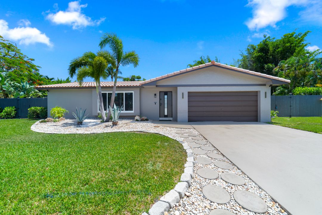 En Venta: $875,000 (3 camas, 2 baños, 2201 Pies cuadrados)