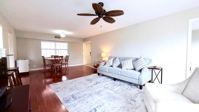 待售: $227,500 (2 贝兹, 2 浴室, 1162 平方英尺)