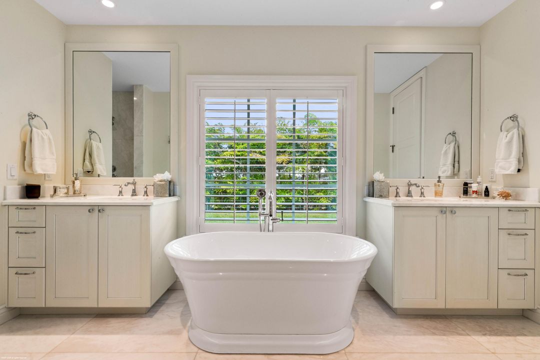 待售: $12,000,000 (7 贝兹, 7 浴室, 5997 平方英尺)