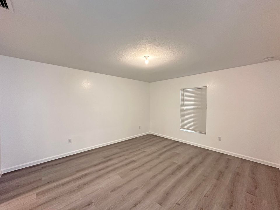 En Renta: $2,500 (3 camas, 2 baños, 2143 Pies cuadrados)