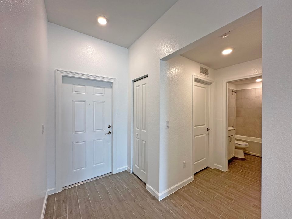 En Renta: $2,500 (3 camas, 2 baños, 2143 Pies cuadrados)