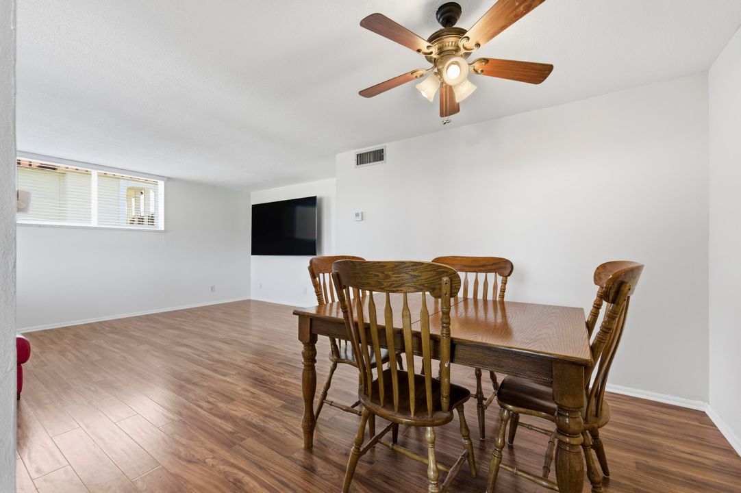For Sale: $449,900 (2 beds, 2 baths, 990 Square Feet)