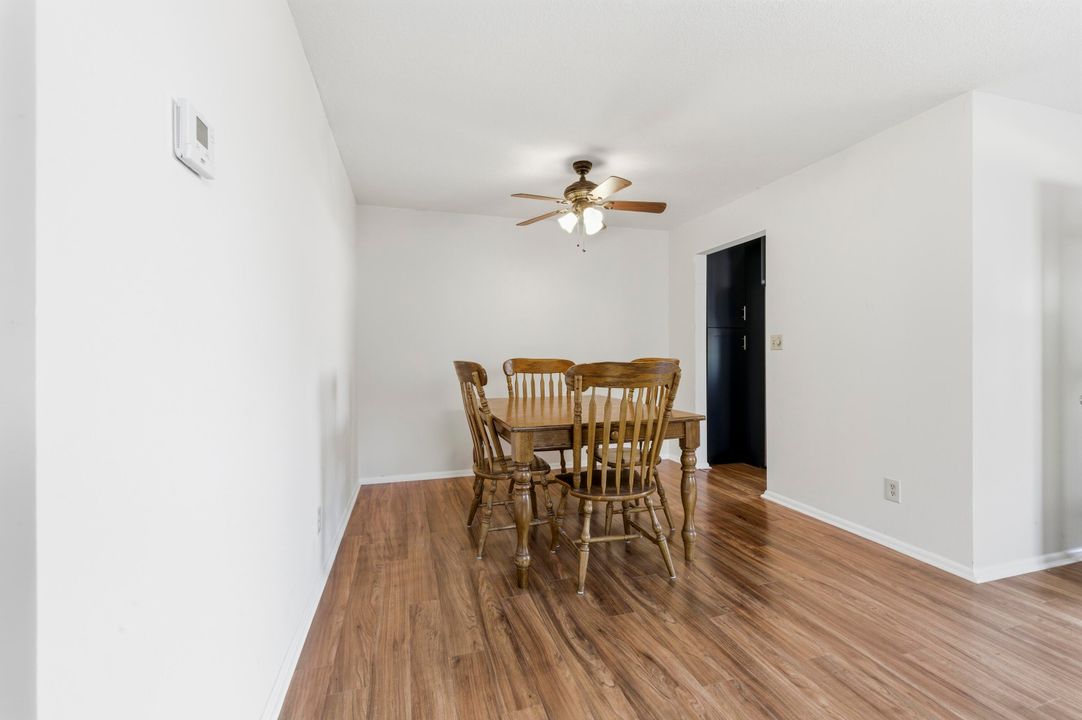 For Sale: $449,900 (2 beds, 2 baths, 990 Square Feet)