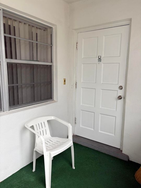 В аренду: $1,300 (1 спален, 1 ванн, 740 Квадратных фут)