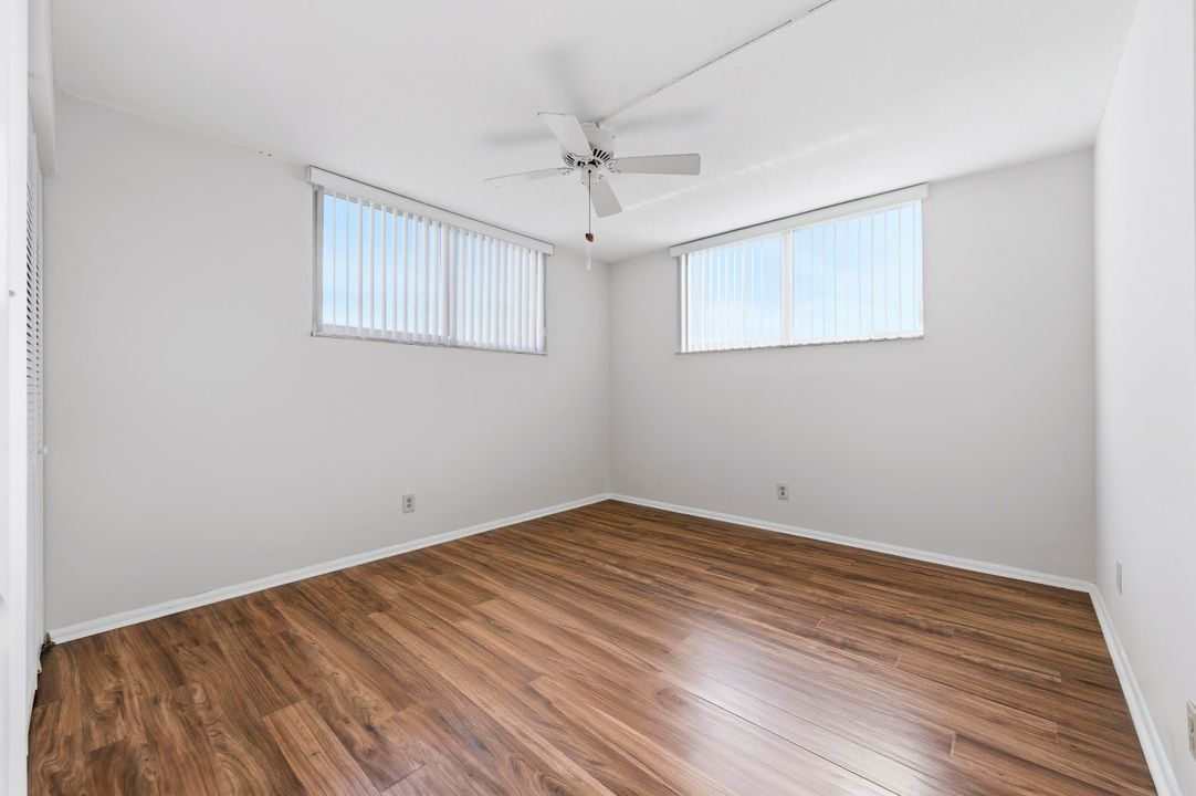 For Sale: $449,900 (2 beds, 2 baths, 990 Square Feet)