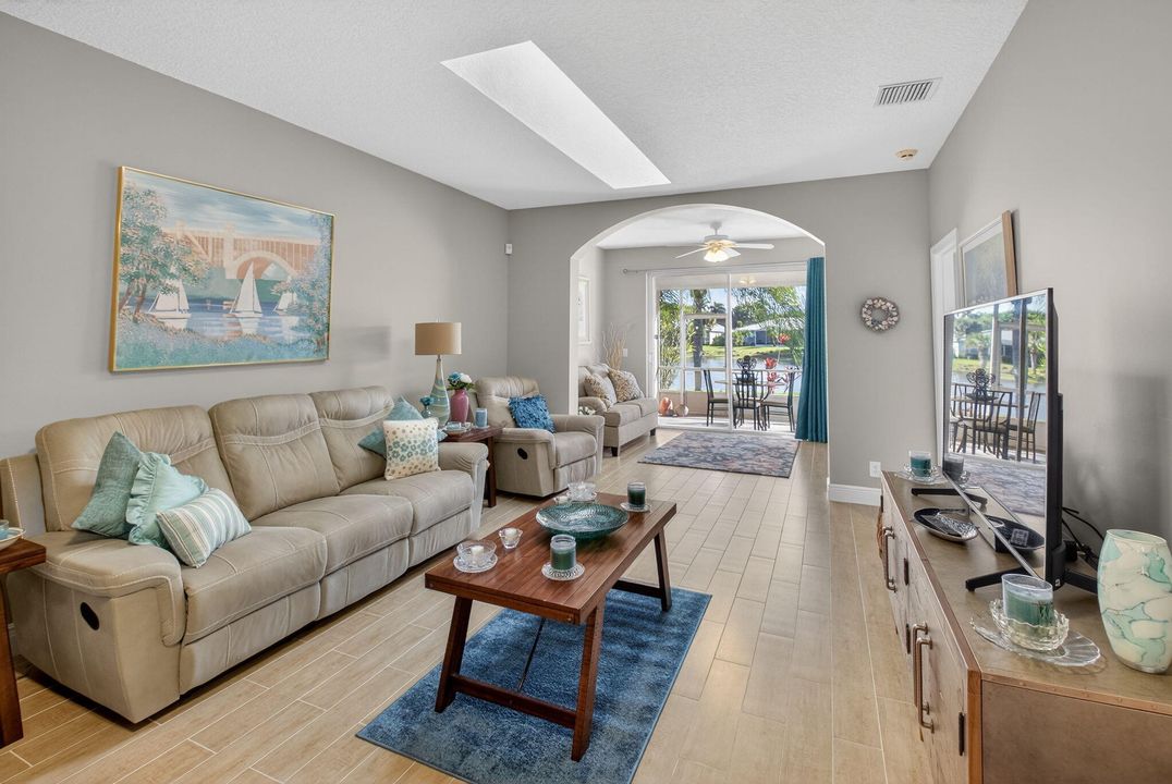 待售: $415,000 (3 贝兹, 2 浴室, 1436 平方英尺)