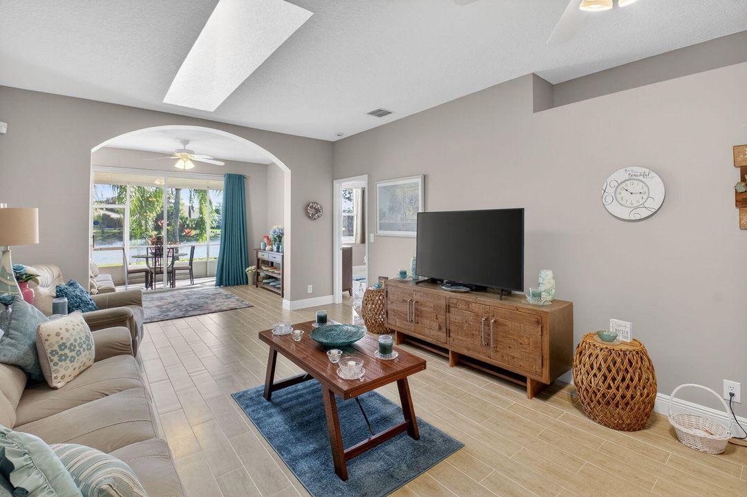 待售: $415,000 (3 贝兹, 2 浴室, 1436 平方英尺)