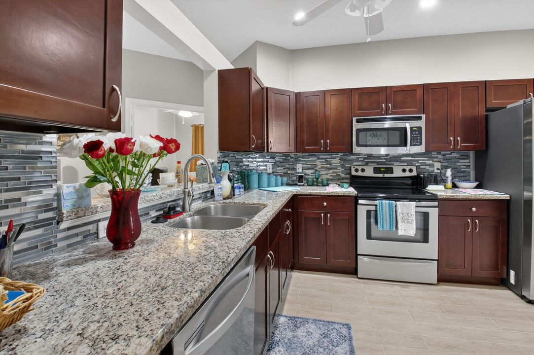 待售: $415,000 (3 贝兹, 2 浴室, 1436 平方英尺)