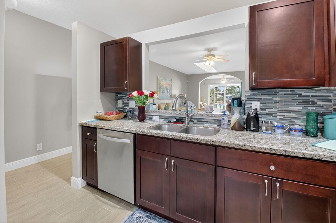 待售: $415,000 (3 贝兹, 2 浴室, 1436 平方英尺)