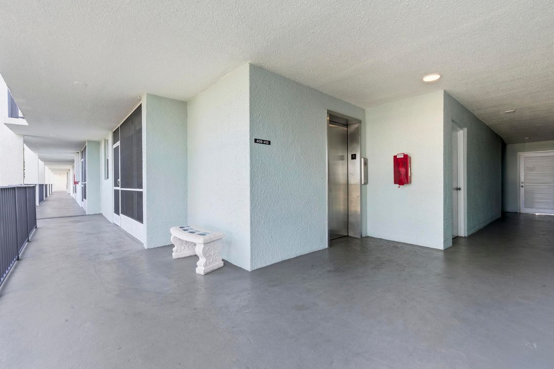 For Sale: $449,900 (2 beds, 2 baths, 990 Square Feet)