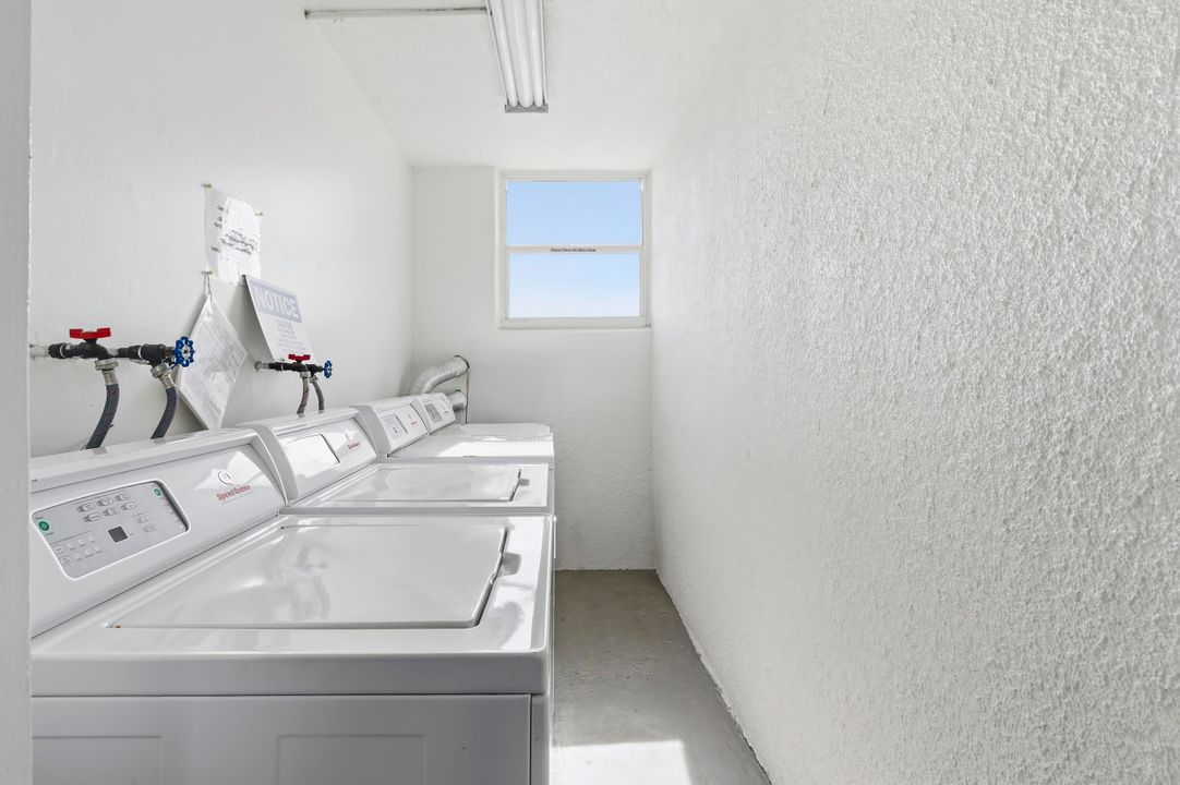 For Sale: $449,900 (2 beds, 2 baths, 990 Square Feet)