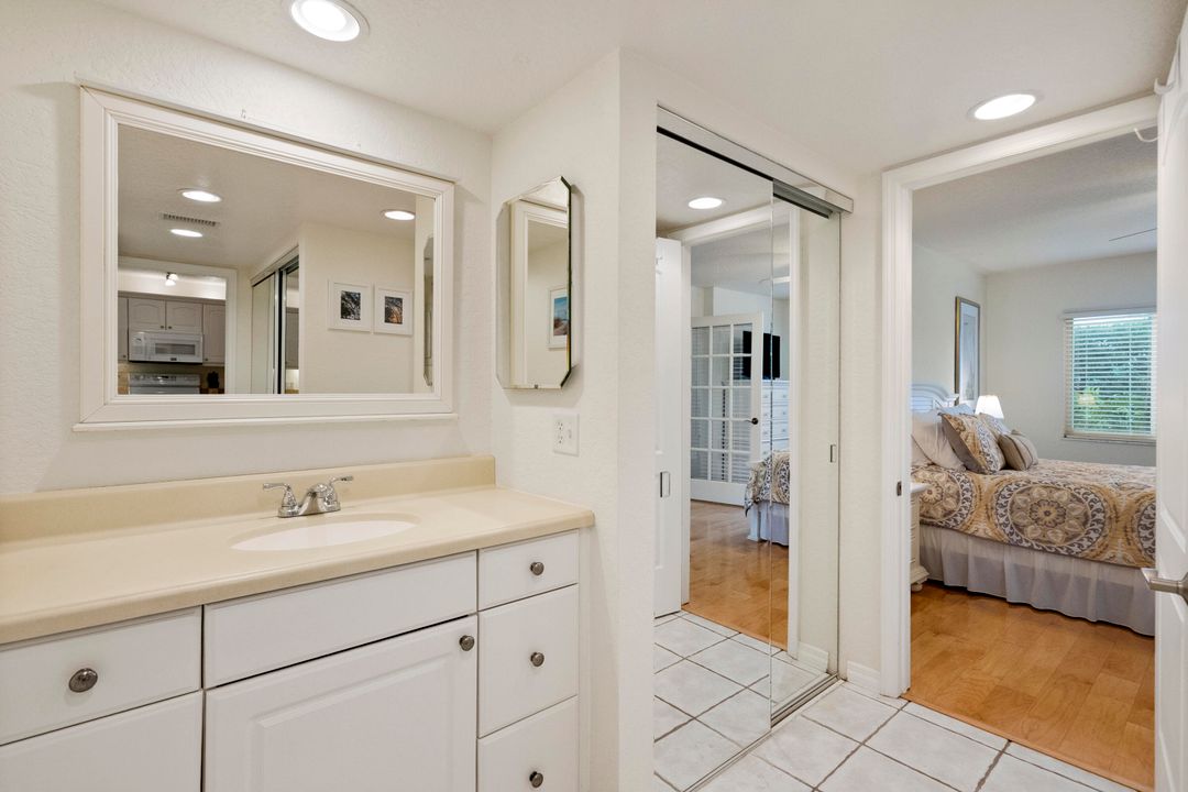 For Sale: $205,000 (1 beds, 1 baths, 689 Square Feet)