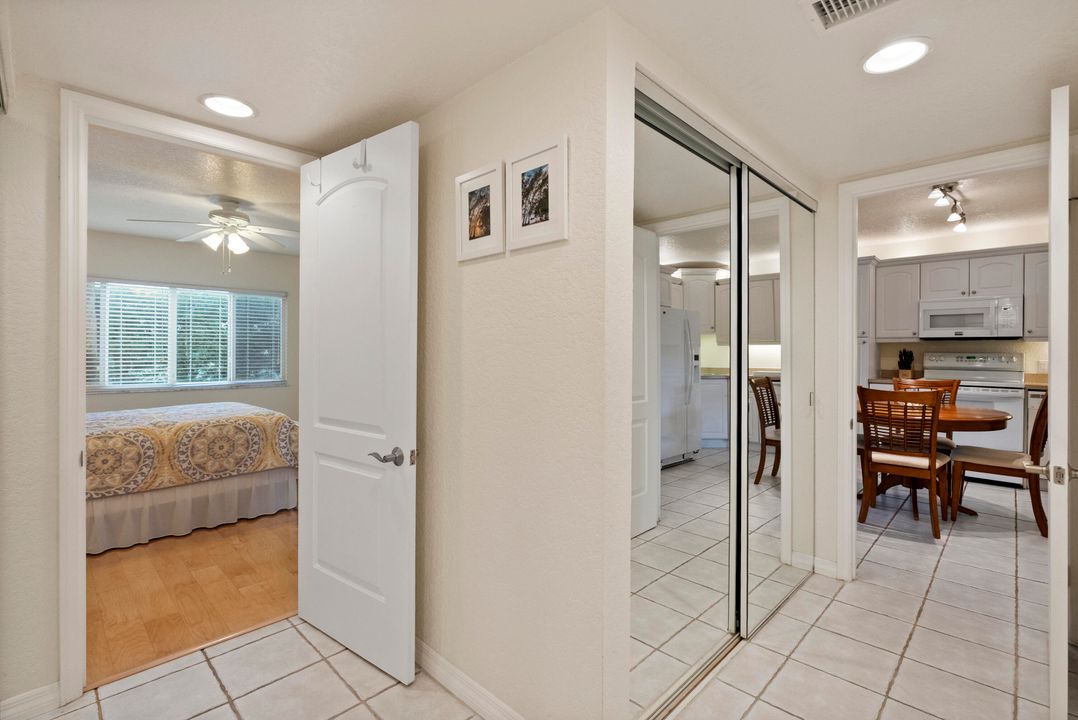 For Sale: $205,000 (1 beds, 1 baths, 689 Square Feet)