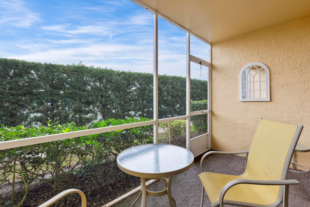 For Sale: $205,000 (1 beds, 1 baths, 689 Square Feet)