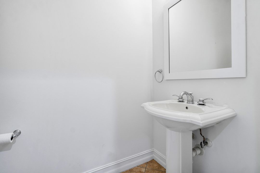 For Rent: $12,000 (3 beds, 3 baths, 3317 Square Feet)