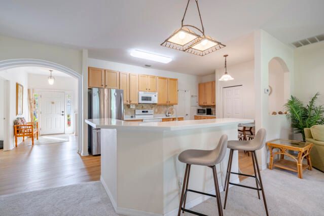 For Sale: $424,000 (4 beds, 2 baths, 2000 Square Feet)